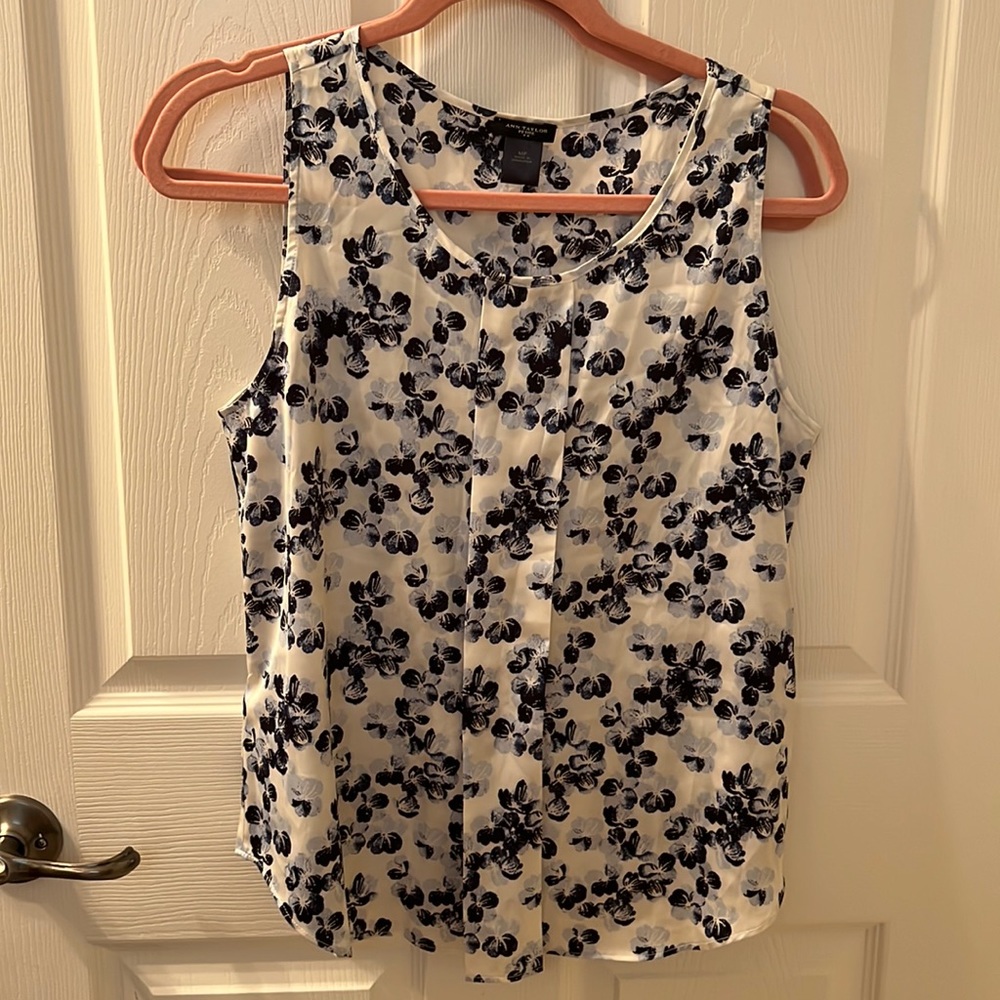 Ann Taylor NWT sleeveless blouse, medium petite